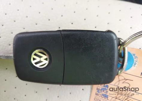 2016 Volkswagen Passat 1.8T Se из США, поврежденный, VIN 1VWBT7A37GC024318